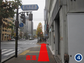 蛸薬師通を超えてそのまま直進